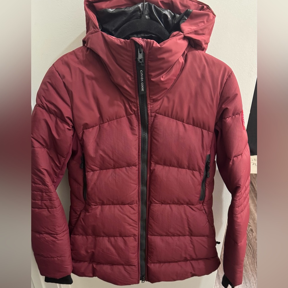Canada Goose HyBridge Puffer Down Coat